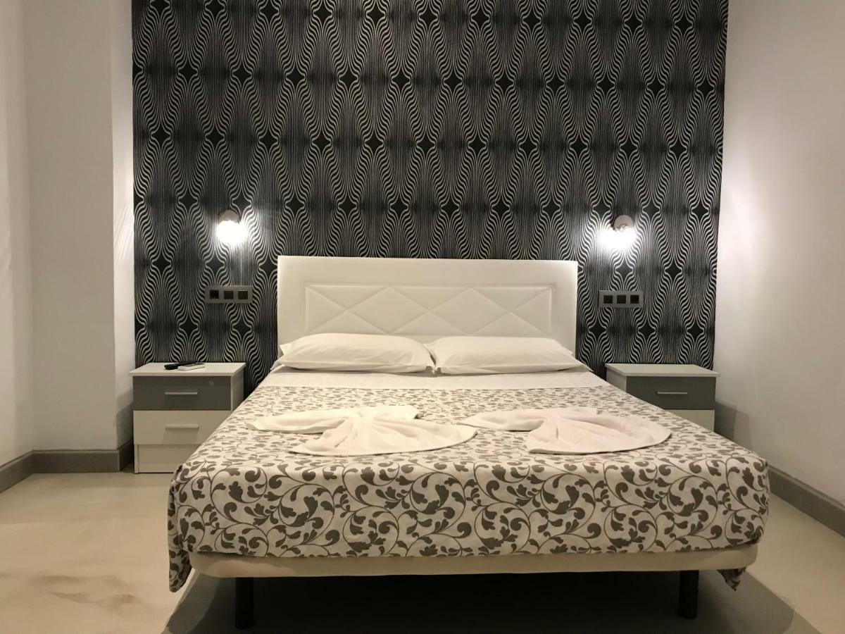 Pension Las Setas Siviglia Esterno foto